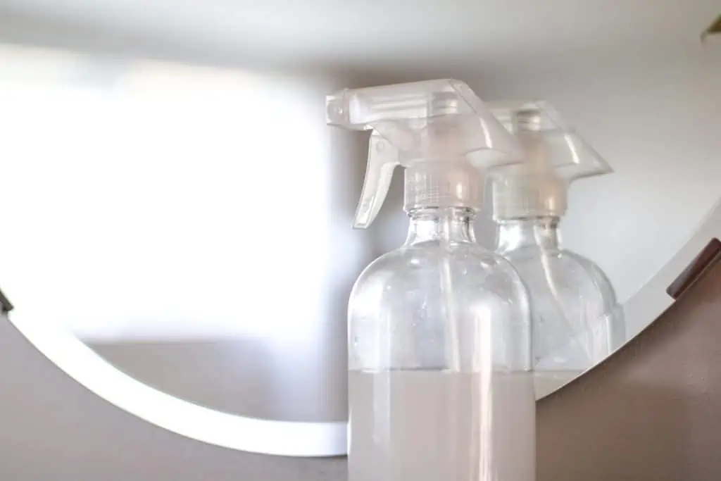 Simple Glass and Mirror Cleaner