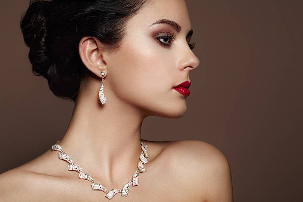 Jewelry Styling Tips for Modern Professionals